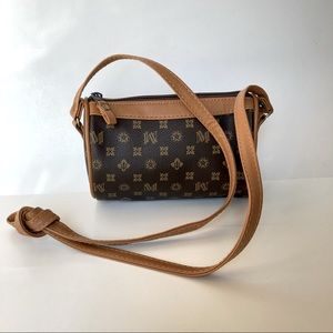 Crossbody handbag